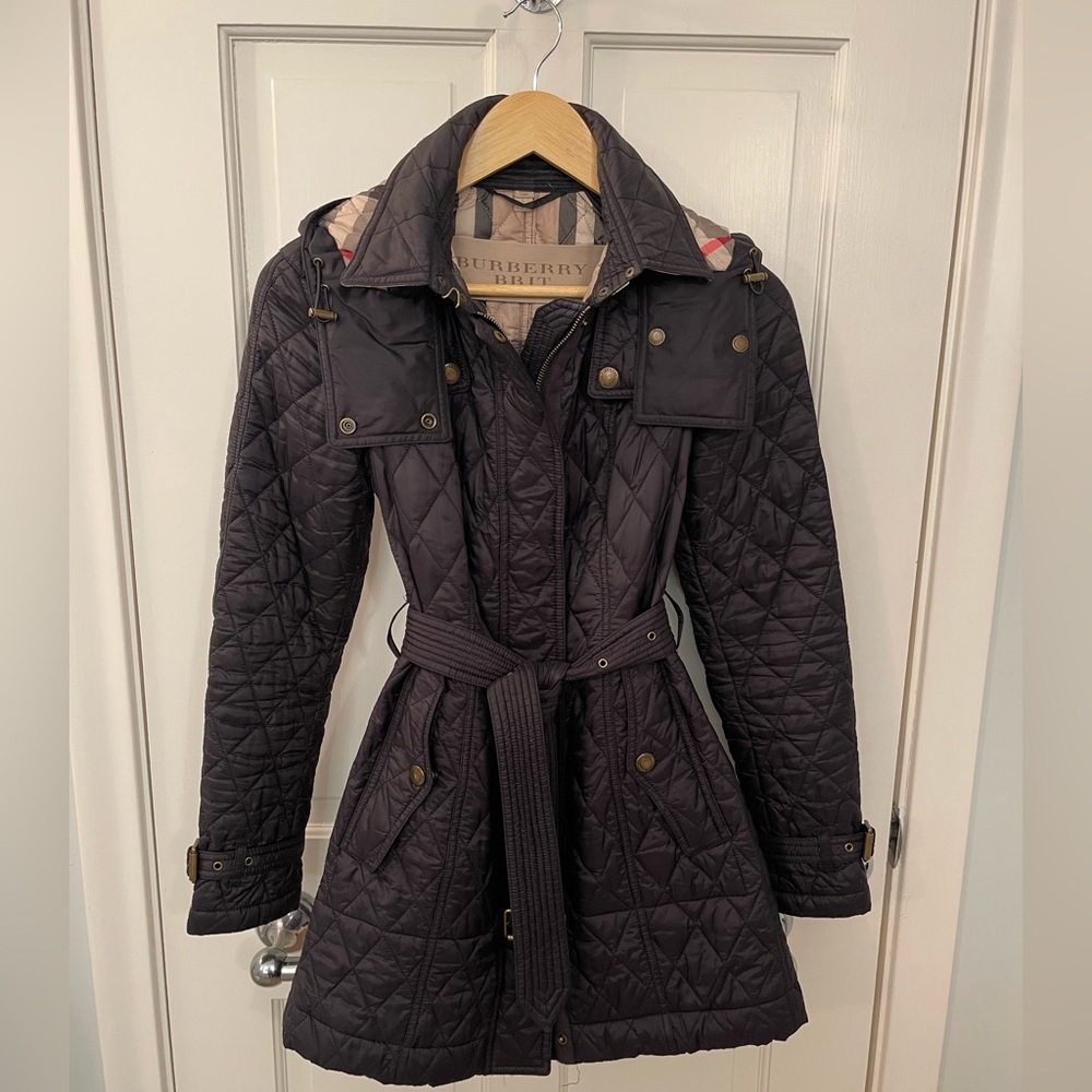 Burberry Brit finsbridge women’s quilted coat.
Size Small. Black.